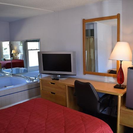 Pocono Night Lodge Бартонсвилл Экстерьер фото