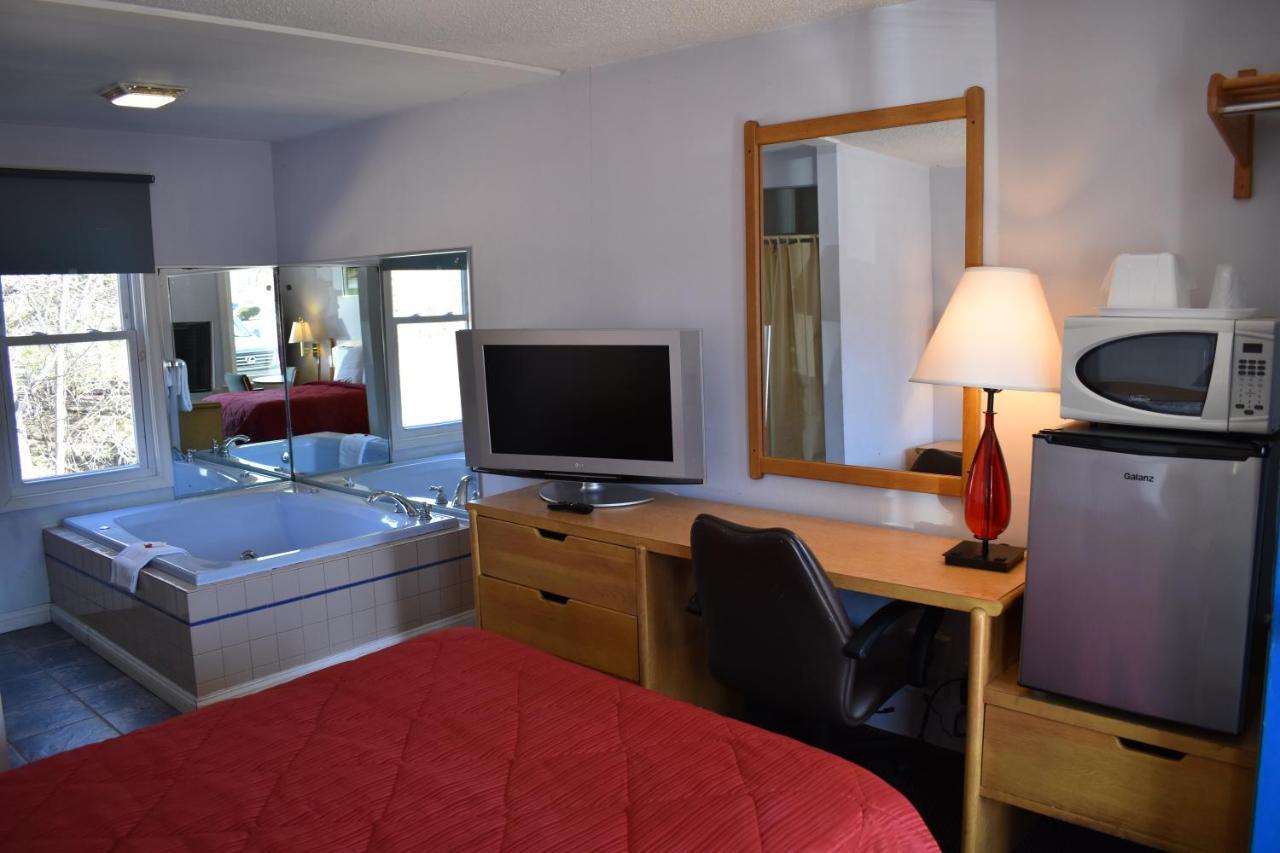 Pocono Night Lodge Бартонсвилл Экстерьер фото